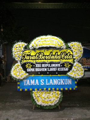 Papan Bunga Duka di Parik Rantang